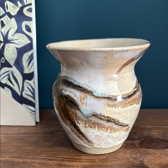 Signed Studio Pottery Mini Vase - Picture 5 of 5
